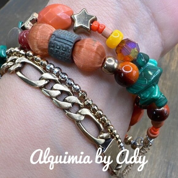 Layered beaded wrap bracelet with malachite - Picture 2 of 3